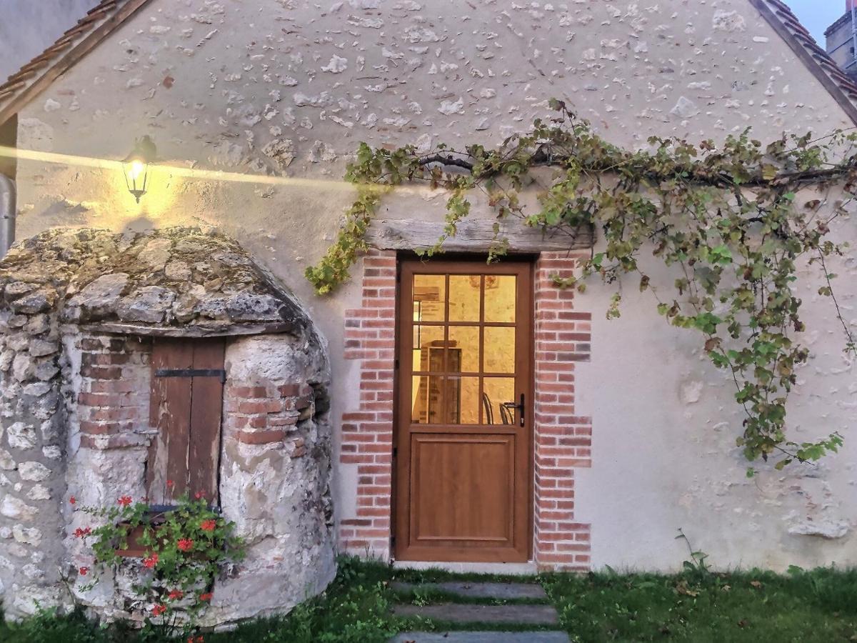 Logis Hotel Du Cygne Bracieux Exterior photo