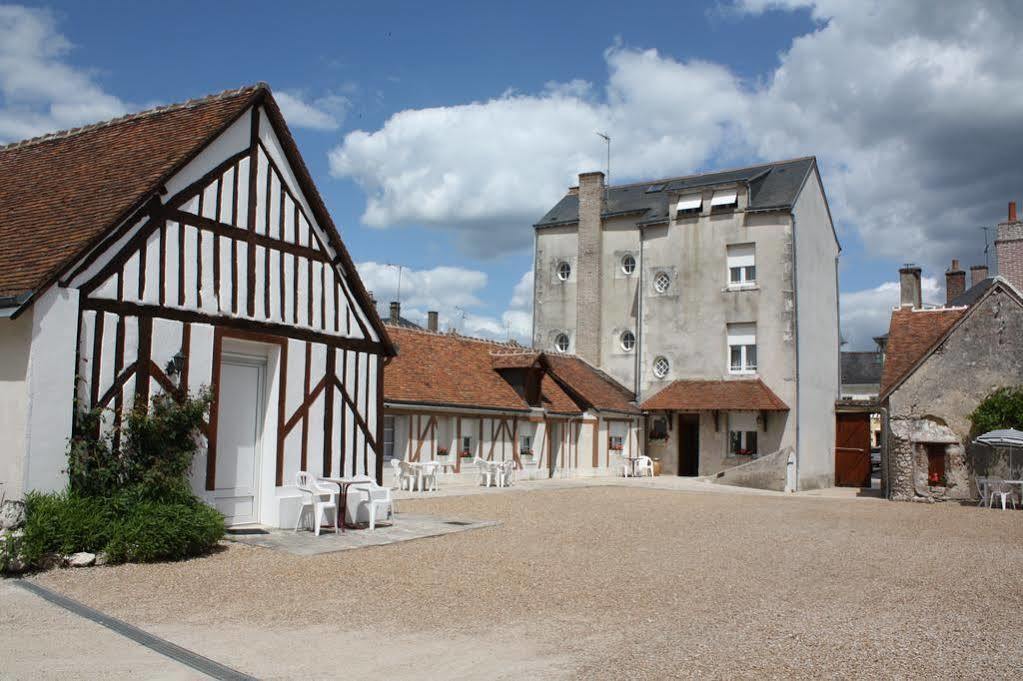 Logis Hotel Du Cygne Bracieux Exterior photo